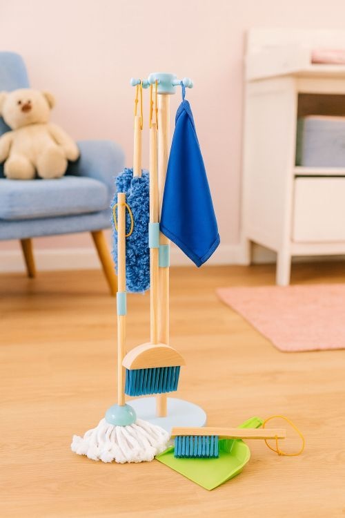 Drveni set za čišćenje za decu – metla, mop i đubrovnik, 7 delova – ECOTOYS
