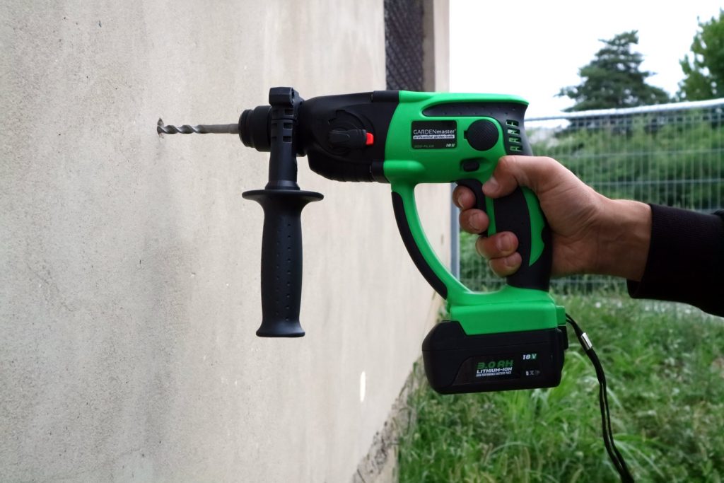 GARDEN MASTER Akumulatorska SDS Plus Čekić Bušilica 18V Sa Jednom Baterijom