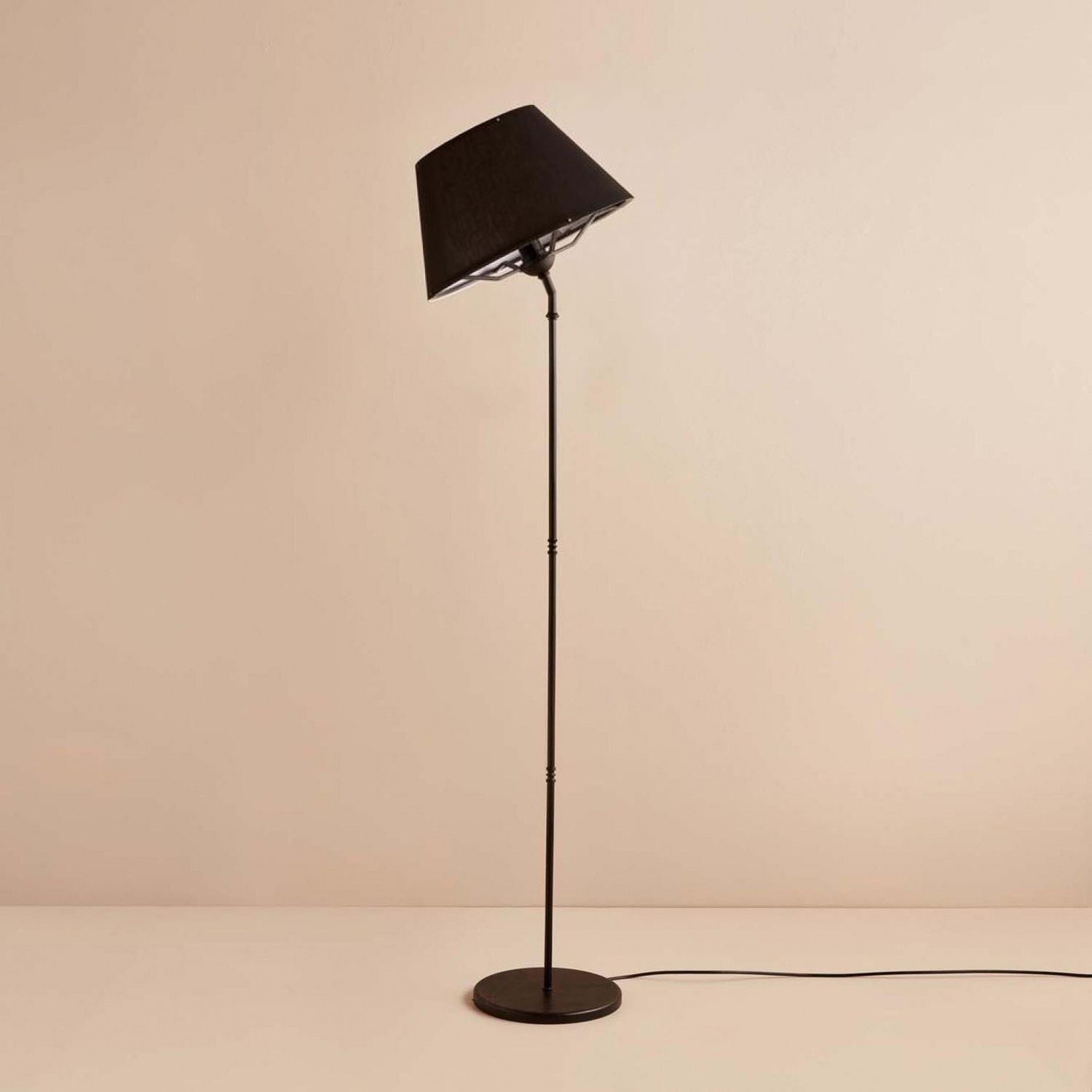 Podna lampa AYD-3481 Crna