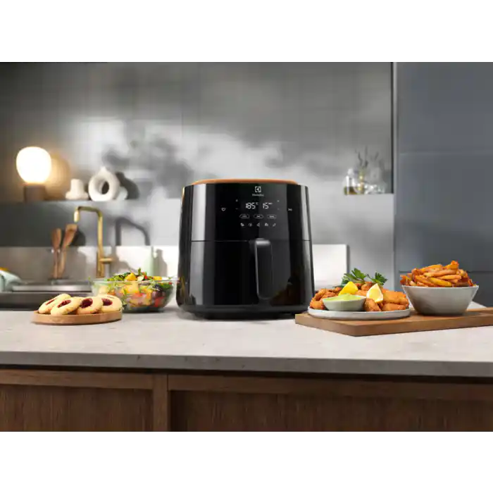 Friteza Electrolux EAF5B/bezuljna/zapremina 5L