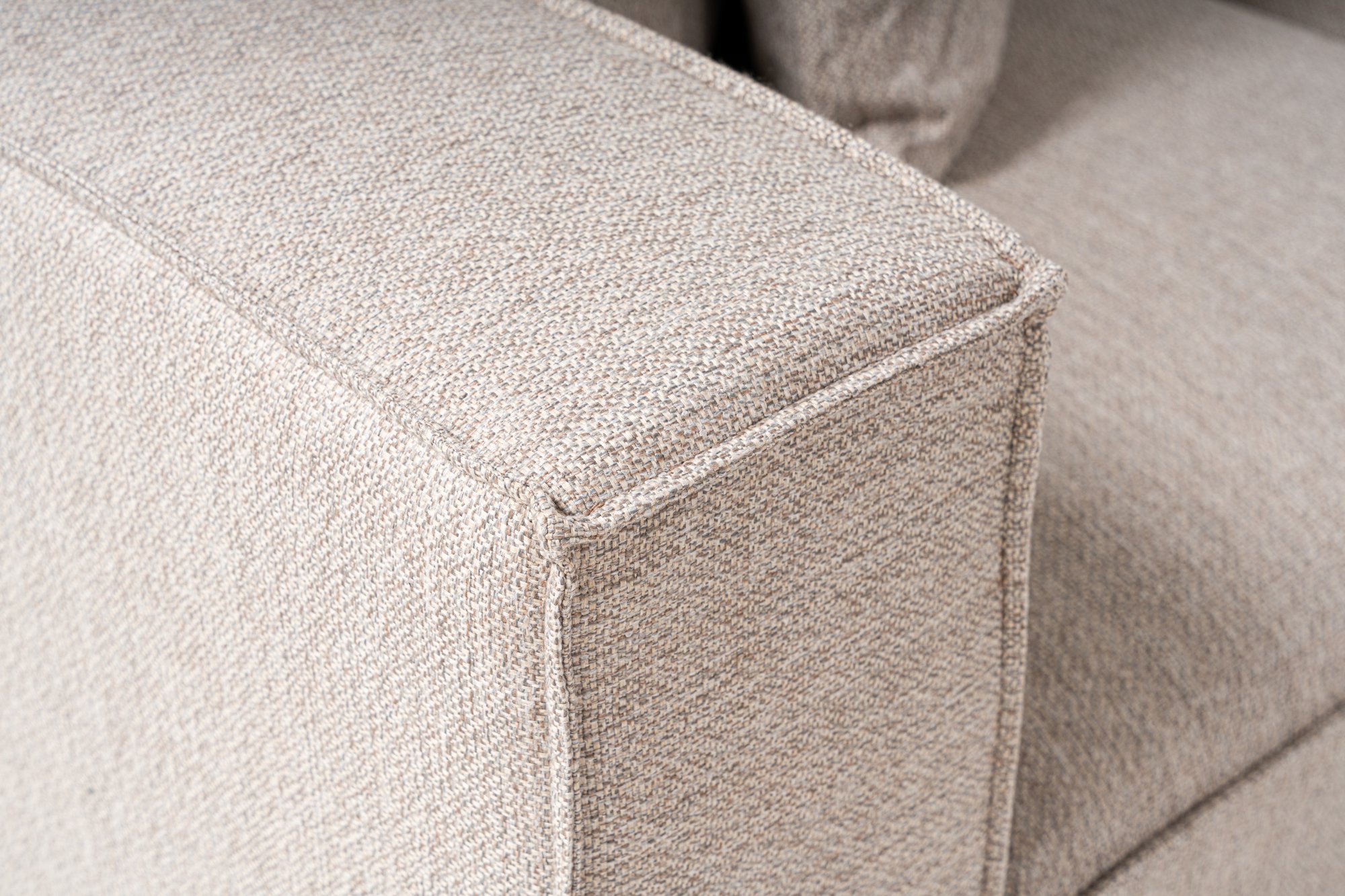 Ugaona garnitura Sora (L1-O1-O1-1R-POUFFE ) - Peščano bež