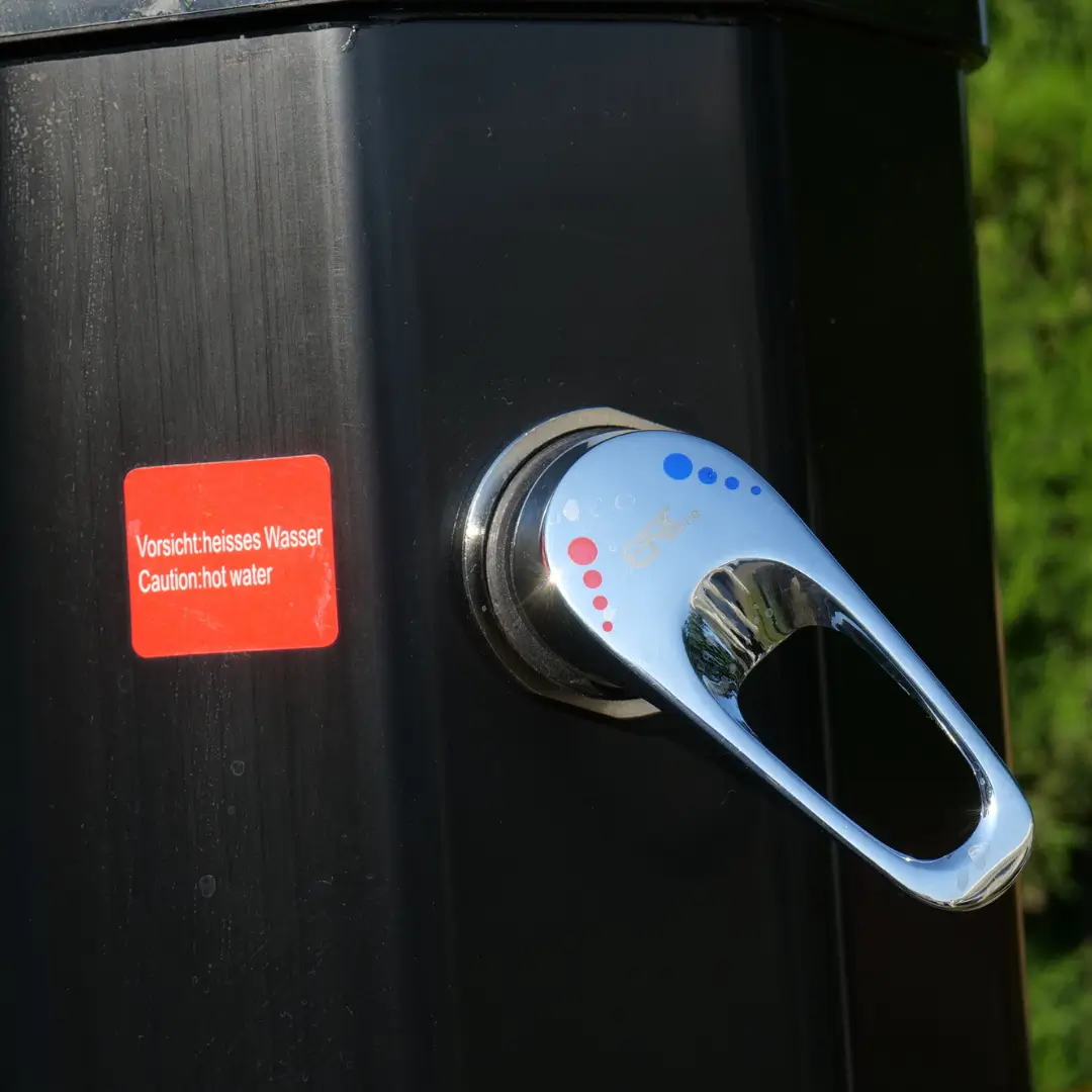 Solarni tuš sa slavinom za pranje nogu 35 L E-106