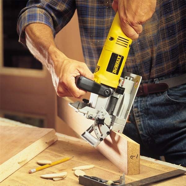 DeWalt Kekserica za drvo DW682K