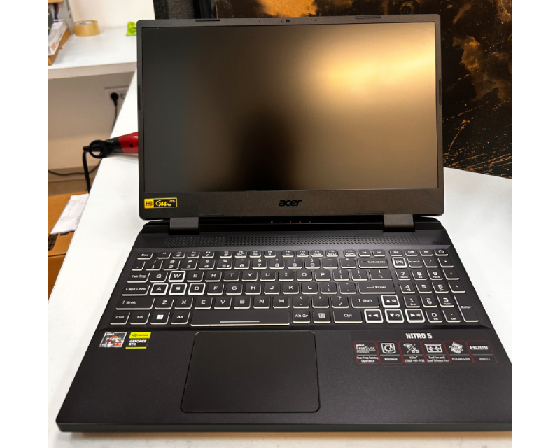 Nitro 5 AN515 15.6 inča FHD IPS 144Hz Ryzen 7 6800H 32GB 1TB SSD GeForce RTX 3070Ti crni laptop outlet