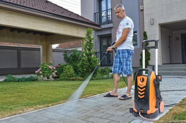 Villager Perač pod pritiskom VHW 100