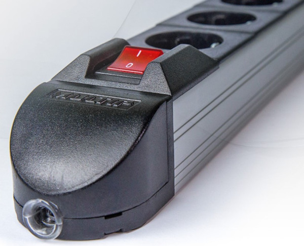 Produžni kabl Multip 1001065 sa 6 utičnica/prekidač/5m